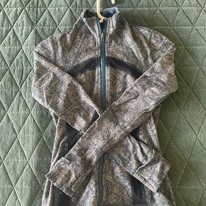 Lululemon jacket size 4 teal, black, grey color